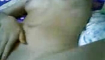 একজন পরিপক্ক ভদ্রমহিলা তার বিনয়ী শিশু ক্লোকে hot চুদা চুদি শক্তিশালী পুরুষ মোরগ শেখায়